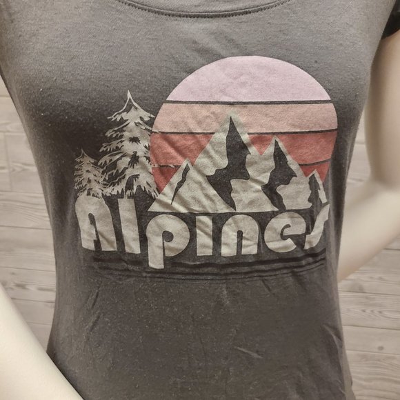 Express - Graphic Tee - Size XS - Picture 2 of 5